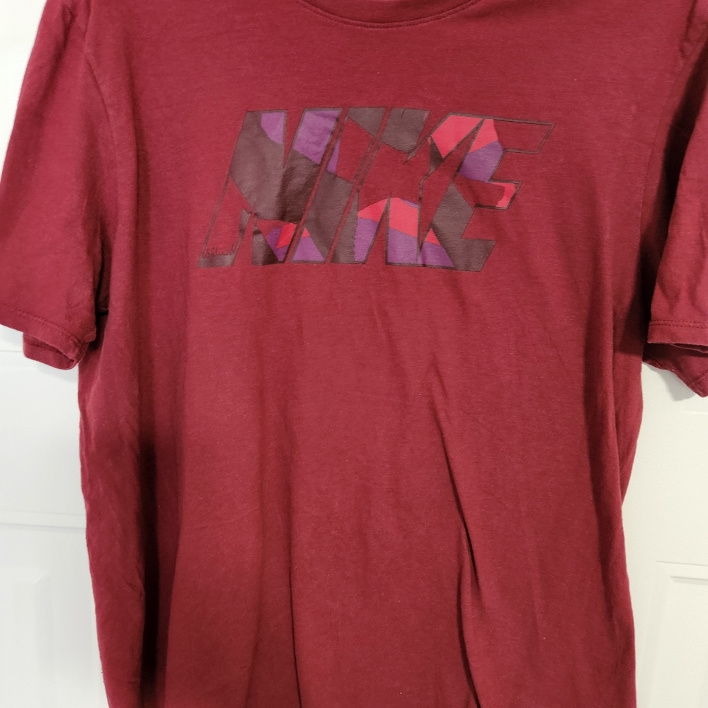 Nike - Picture 2 of 3